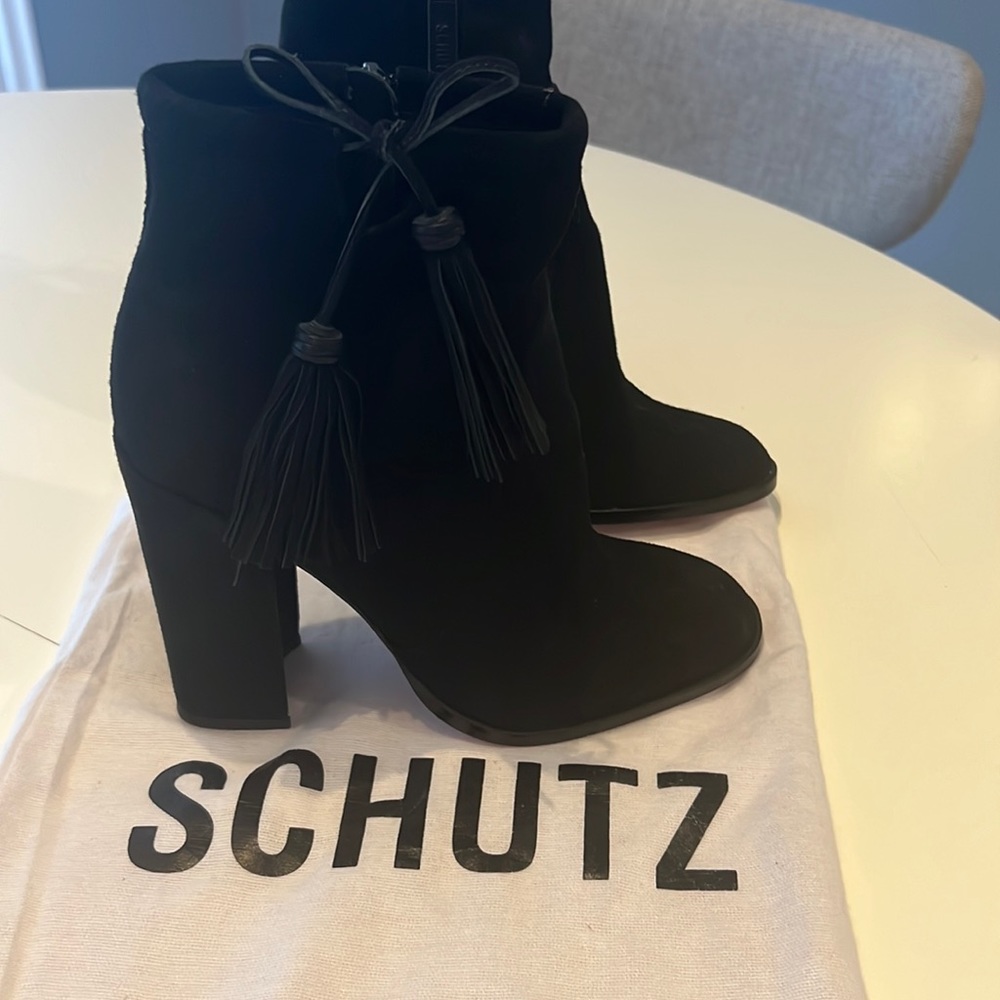 NWT SCHUTZ bishop black suede block heeled ankle boots with tassel ties size 6